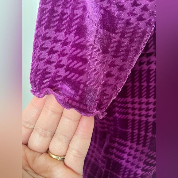 Nine West Purple Plaid Velvet Lettuce Hem Short Sleeve Blouse Small Burnout - Picture 7 of 11